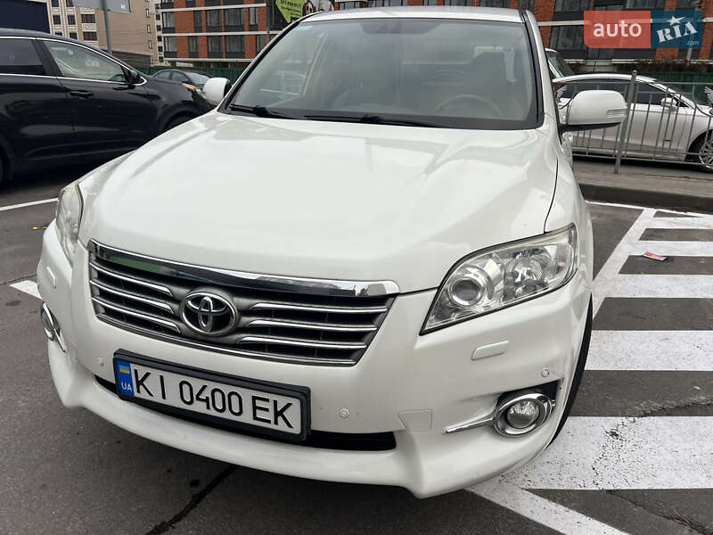Позашляховик / Кросовер Toyota RAV4 2011 в Софіївській Борщагівці