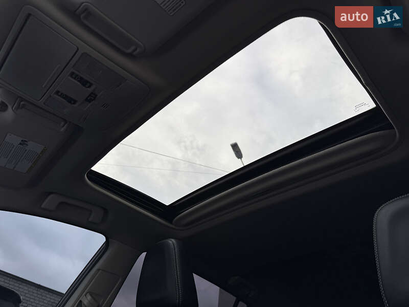 Внедорожник / Кроссовер Toyota RAV4 2016 в Киеве