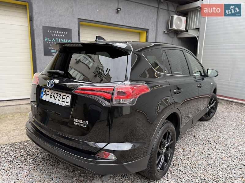 Внедорожник / Кроссовер Toyota RAV4 2018 в Киеве