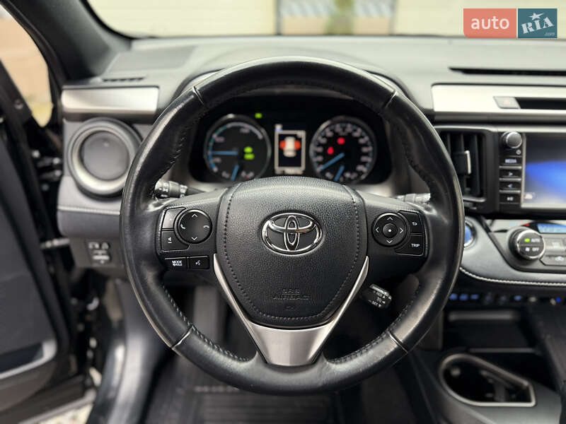 Внедорожник / Кроссовер Toyota RAV4 2018 в Киеве