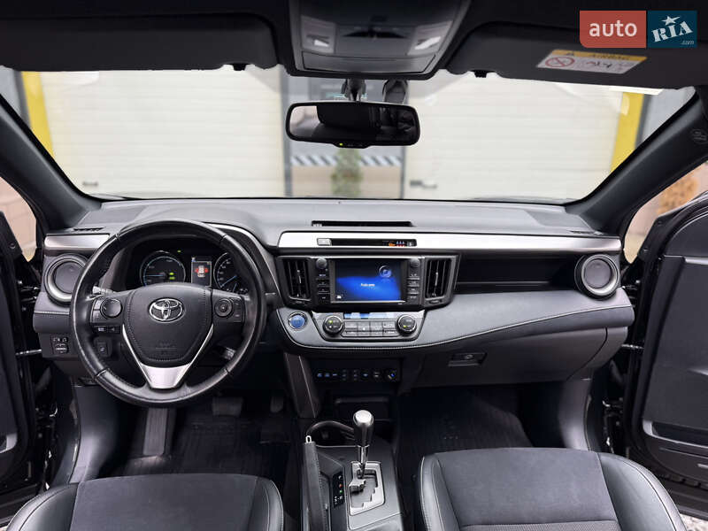 Внедорожник / Кроссовер Toyota RAV4 2018 в Киеве