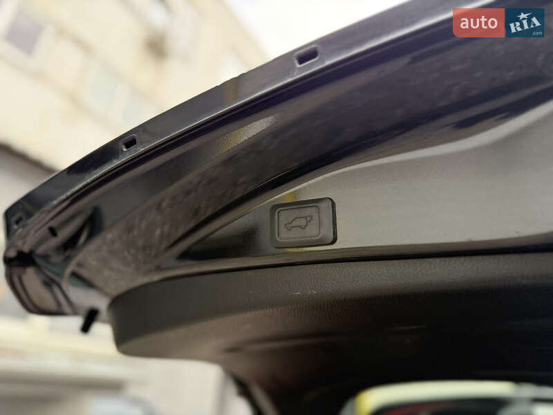 Внедорожник / Кроссовер Toyota RAV4 2018 в Киеве