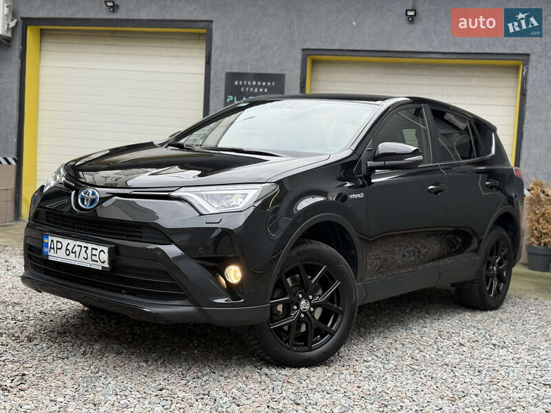 Внедорожник / Кроссовер Toyota RAV4 2018 в Киеве