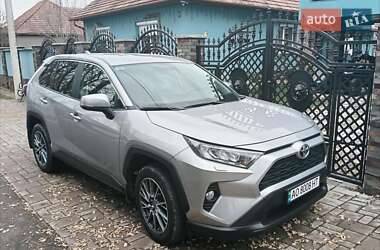 Внедорожник / Кроссовер Toyota RAV4 2020 в Ужгороде