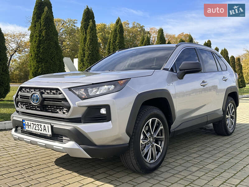 Внедорожник / Кроссовер Toyota RAV4 2021 в Одессе