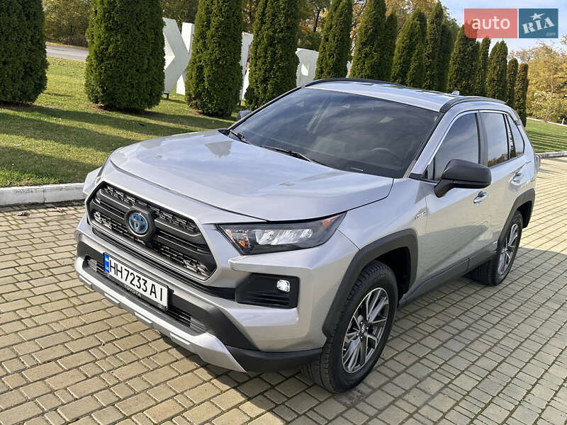 Внедорожник / Кроссовер Toyota RAV4 2021 в Одессе