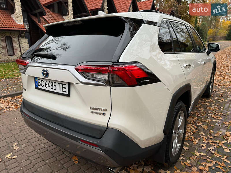 Позашляховик / Кросовер Toyota RAV4 2020 в Львові