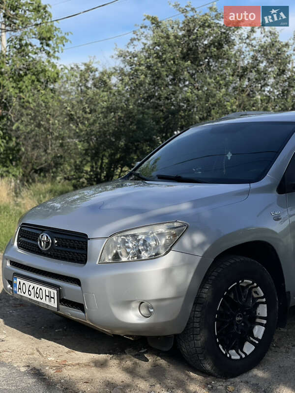 Внедорожник / Кроссовер Toyota RAV4 2007 в Мукачево