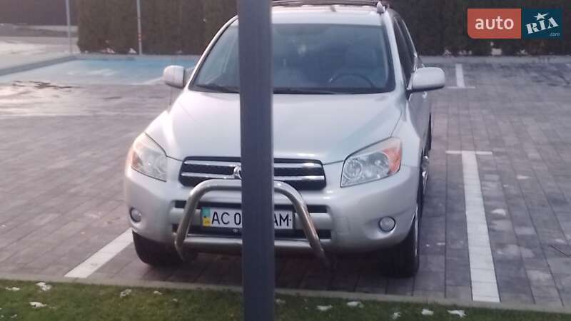 Внедорожник / Кроссовер Toyota RAV4 2007 в Киеве