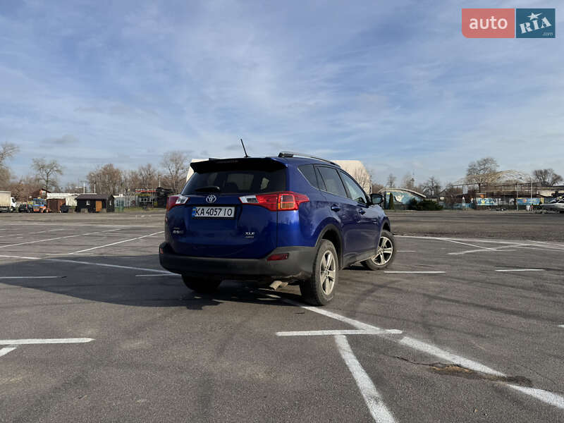 Внедорожник / Кроссовер Toyota RAV4 2015 в Киеве