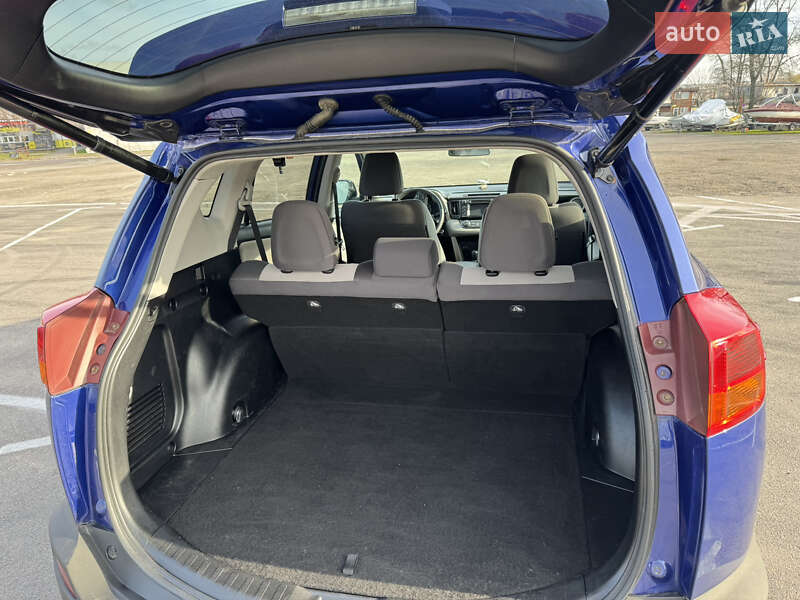 Внедорожник / Кроссовер Toyota RAV4 2015 в Киеве