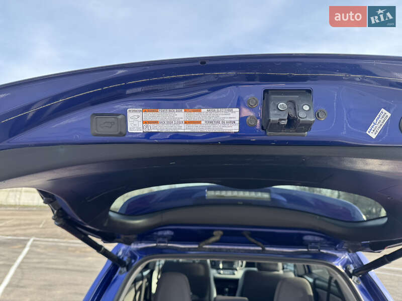 Внедорожник / Кроссовер Toyota RAV4 2015 в Киеве