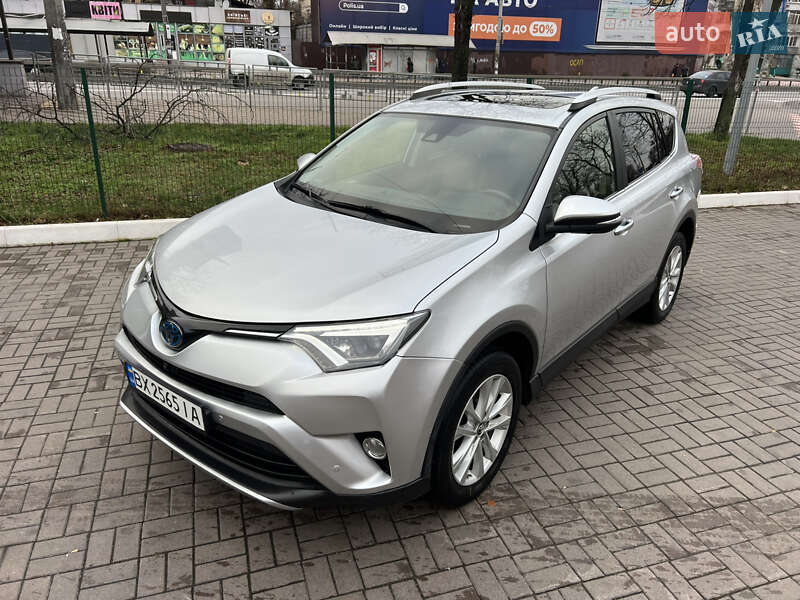 Позашляховик / Кросовер Toyota RAV4 2016 в Києві