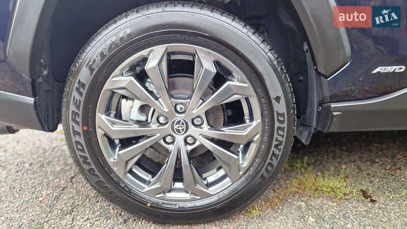 Внедорожник / Кроссовер Toyota RAV4 2023 в Киеве