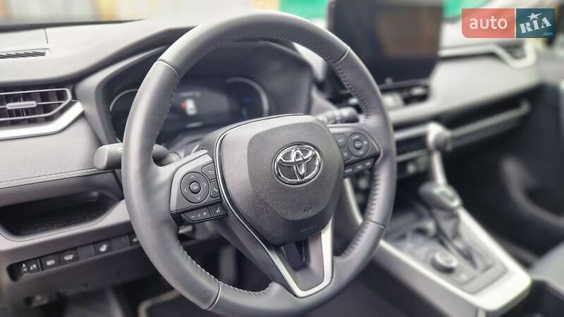 Внедорожник / Кроссовер Toyota RAV4 2023 в Киеве