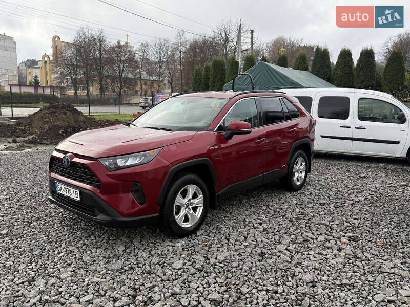 Внедорожник / Кроссовер Toyota RAV4 2021 в Хмельницком