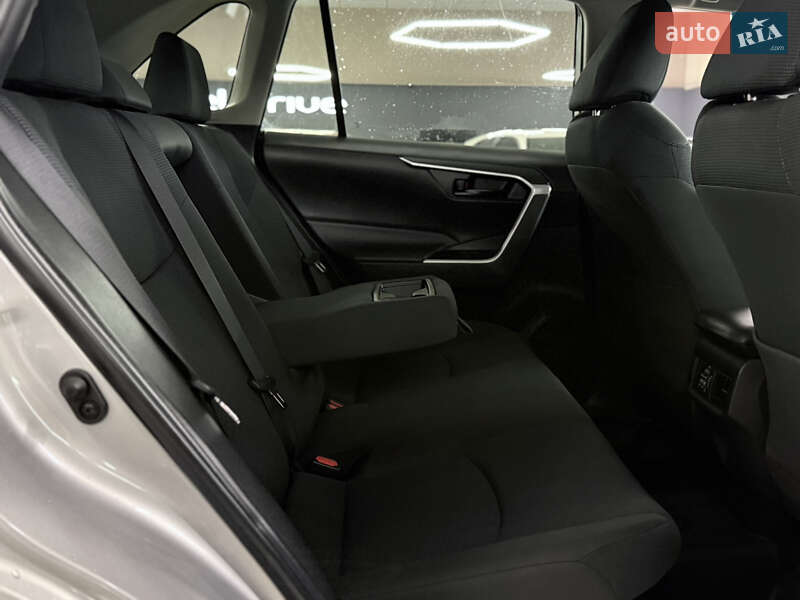 Внедорожник / Кроссовер Toyota RAV4 2022 в Николаеве