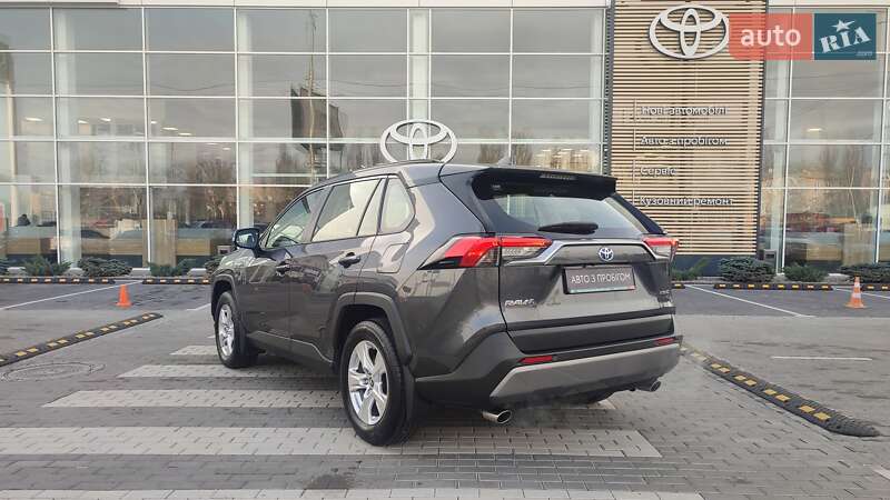 Внедорожник / Кроссовер Toyota RAV4 2020 в Киеве