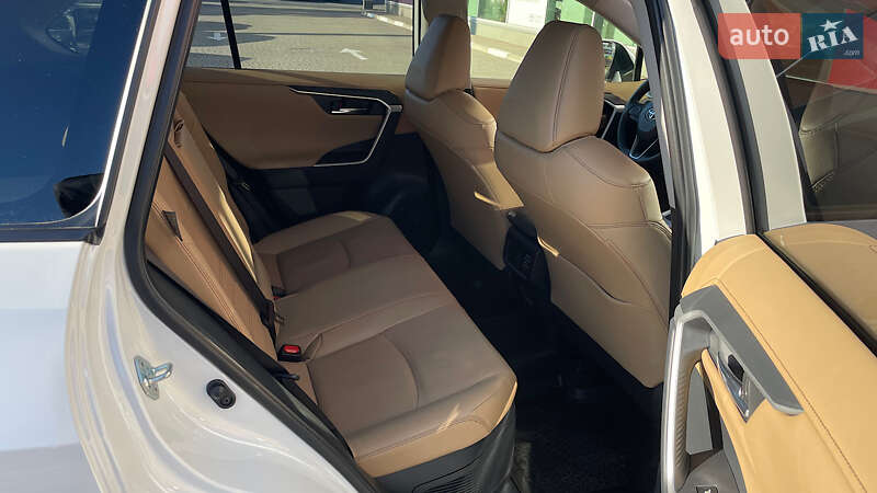 Позашляховик / Кросовер Toyota RAV4 2023 в Запоріжжі
