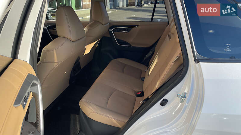 Позашляховик / Кросовер Toyota RAV4 2023 в Запоріжжі