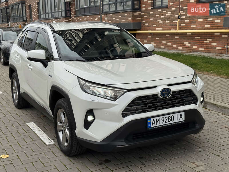 Позашляховик / Кросовер Toyota RAV4 2021 в Житомирі