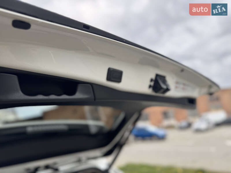 Позашляховик / Кросовер Toyota RAV4 2021 в Житомирі