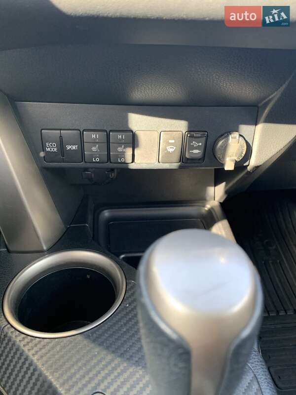 Внедорожник / Кроссовер Toyota RAV4 2013 в Киеве