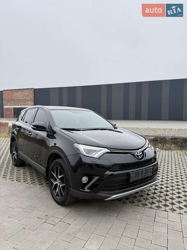 Позашляховик / Кросовер Toyota RAV4 2016 в Хмельницькому