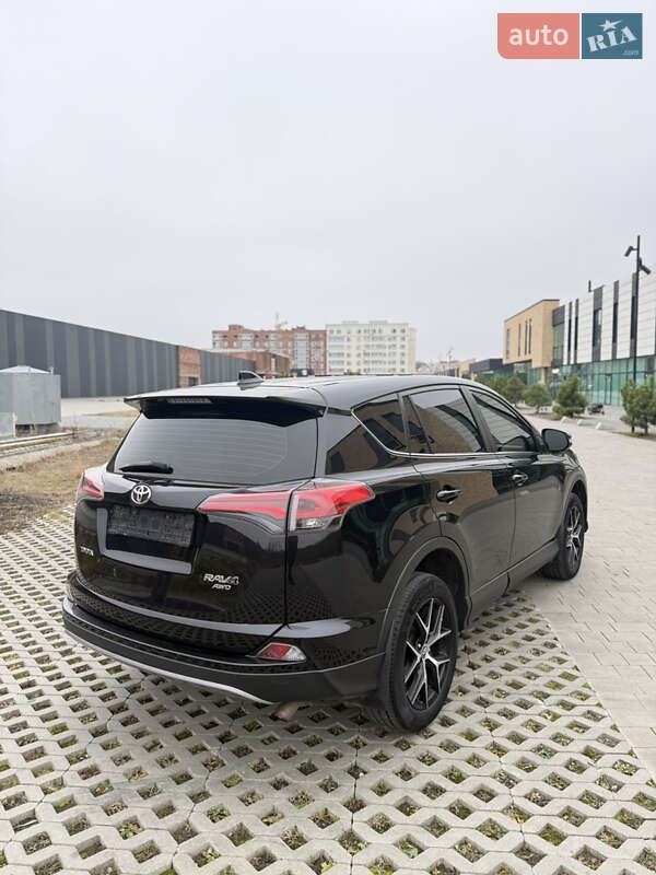 Позашляховик / Кросовер Toyota RAV4 2016 в Хмельницькому