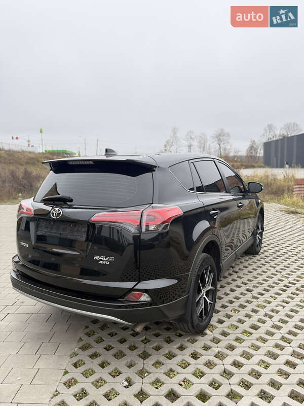 Позашляховик / Кросовер Toyota RAV4 2016 в Хмельницькому