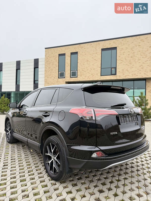 Позашляховик / Кросовер Toyota RAV4 2016 в Хмельницькому