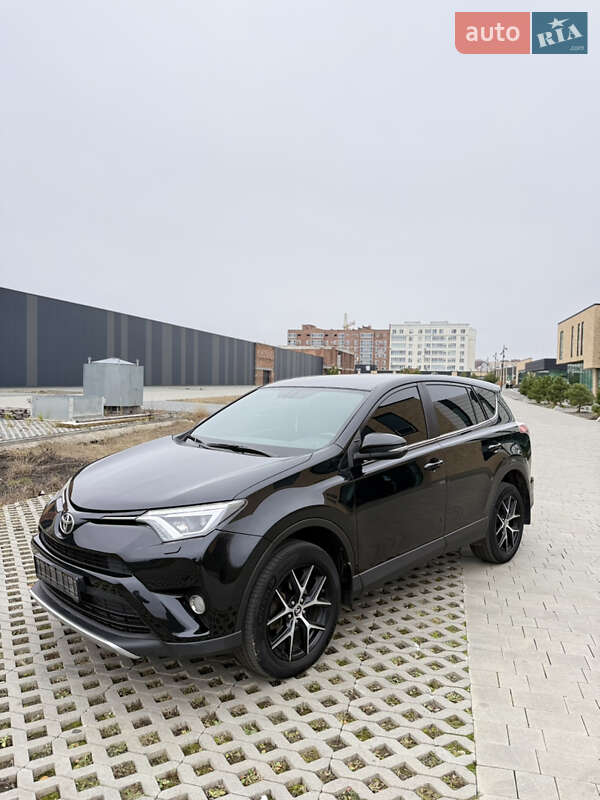 Позашляховик / Кросовер Toyota RAV4 2016 в Хмельницькому