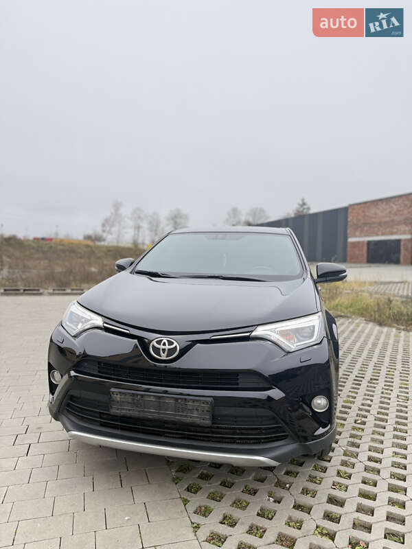 Позашляховик / Кросовер Toyota RAV4 2016 в Хмельницькому
