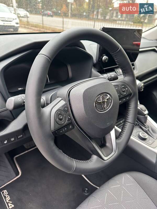 Позашляховик / Кросовер Toyota RAV4 2025 в Полтаві