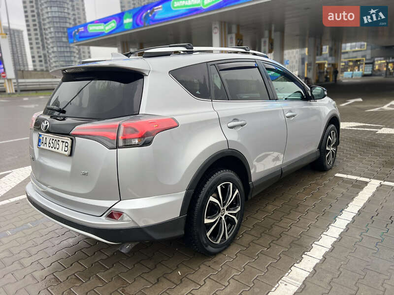 Позашляховик / Кросовер Toyota RAV4 2016 в Києві фото 4 Позашляховик / Кросовер Toyota RAV4 2016 в Києві