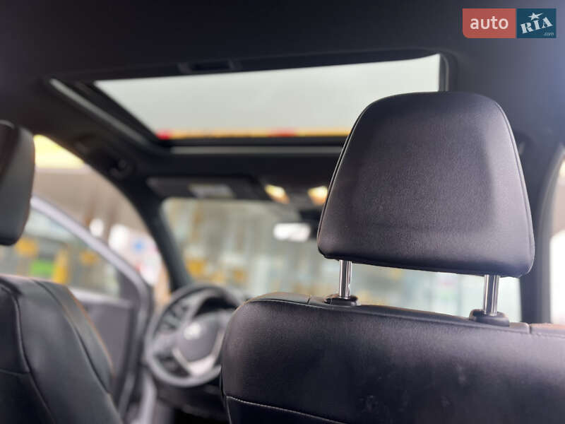 Позашляховик / Кросовер Toyota RAV4 2016 в Києві фото 15 Позашляховик / Кросовер Toyota RAV4 2016 в Києві