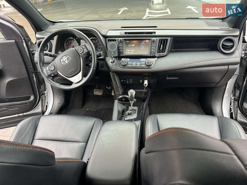 Позашляховик / Кросовер Toyota RAV4 2016 в Києві фото 14 Позашляховик / Кросовер Toyota RAV4 2016 в Києві