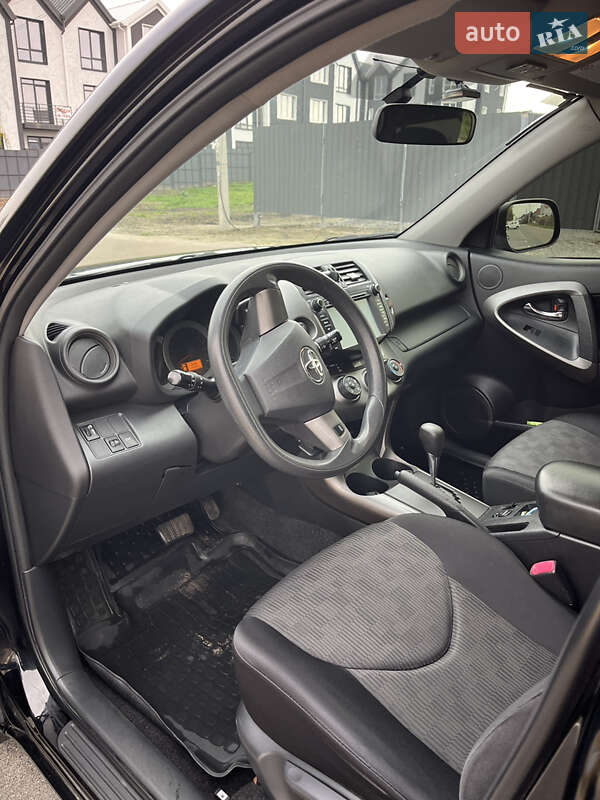 Внедорожник / Кроссовер Toyota RAV4 2012 в Ирпене