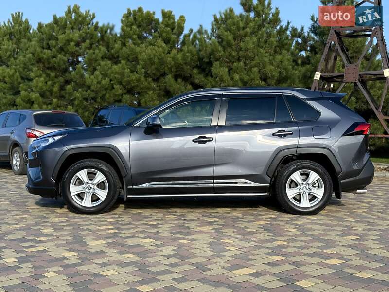 Позашляховик / Кросовер Toyota RAV4 2020 в Дніпрі