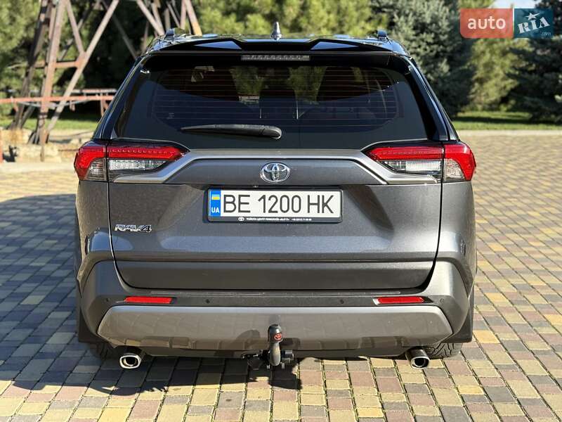 Позашляховик / Кросовер Toyota RAV4 2020 в Дніпрі