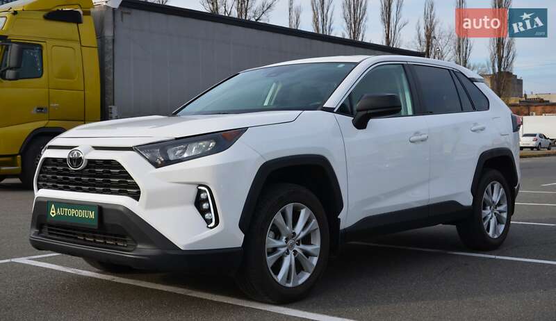 Внедорожник / Кроссовер Toyota RAV4 2022 в Киеве