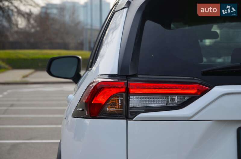 Внедорожник / Кроссовер Toyota RAV4 2022 в Киеве