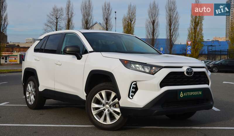 Внедорожник / Кроссовер Toyota RAV4 2022 в Киеве