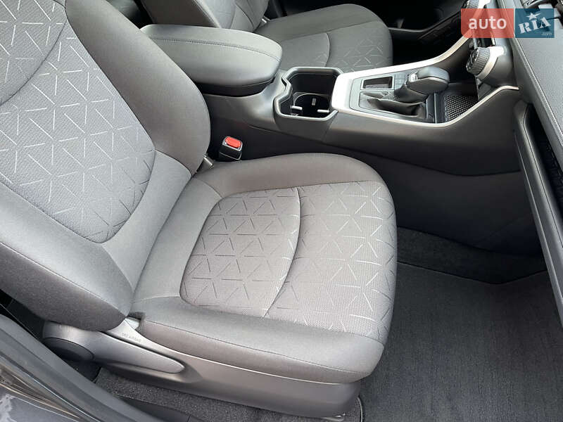 Внедорожник / Кроссовер Toyota RAV4 2022 в Черновцах