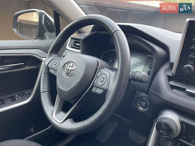 Внедорожник / Кроссовер Toyota RAV4 2022 в Черновцах