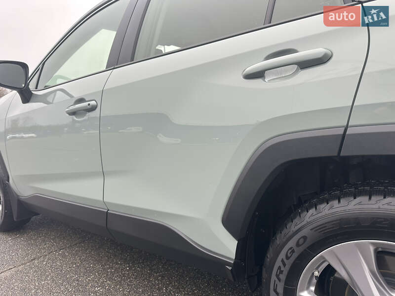 Позашляховик / Кросовер Toyota RAV4 2023 в Києві фото 42 Позашляховик / Кросовер Toyota RAV4 2023 в Києві