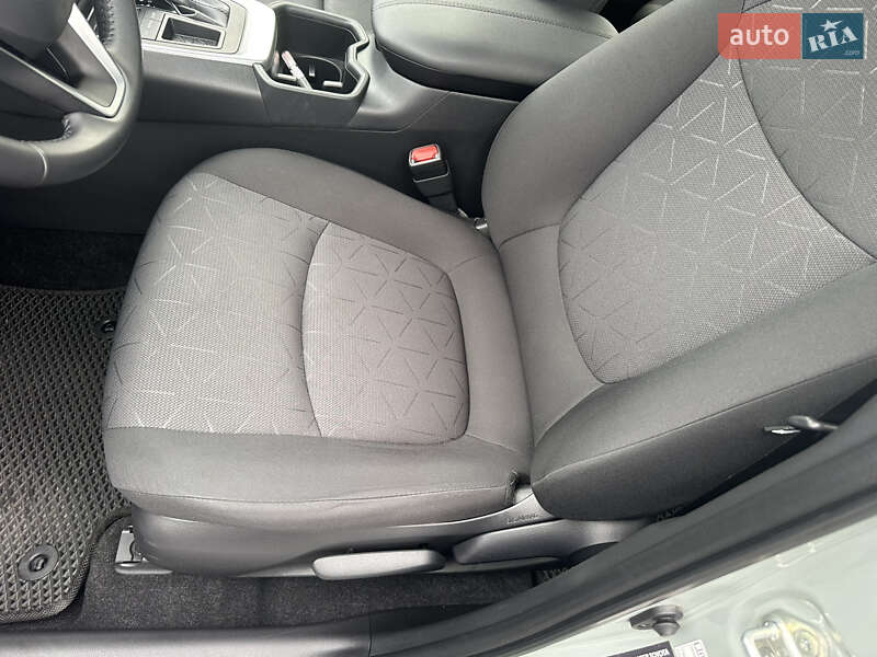 Позашляховик / Кросовер Toyota RAV4 2023 в Києві фото 47 Позашляховик / Кросовер Toyota RAV4 2023 в Києві