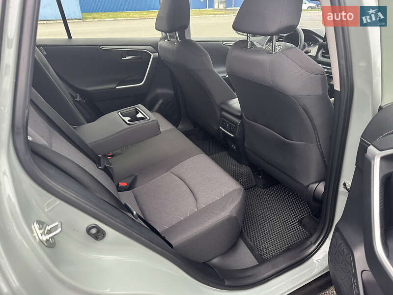 Позашляховик / Кросовер Toyota RAV4 2023 в Києві фото 74 Позашляховик / Кросовер Toyota RAV4 2023 в Києві