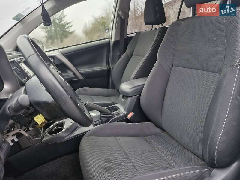 Позашляховик / Кросовер Toyota RAV4 2017 в Умані