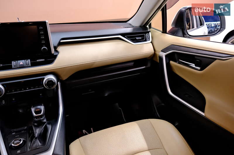 Позашляховик / Кросовер Toyota RAV4 2019 в Одесі